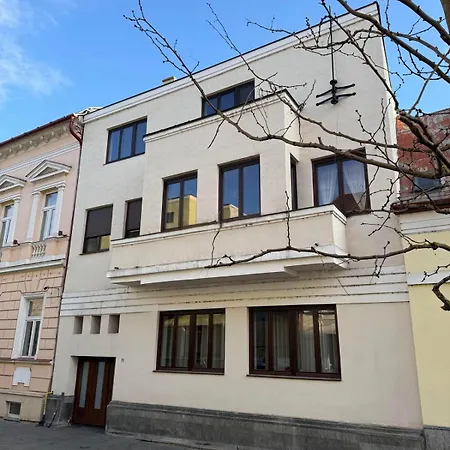 Chic City-center Apartment, Quiet Pedestrian Lane *