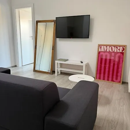 Chic City-center Apartment, Quiet Pedestrian Lane